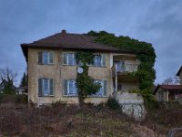 DSCF0737 1  An elegant old house with a French touch on the Österberg (Tübingen was part of the French occupation zone), sadly now derelict.